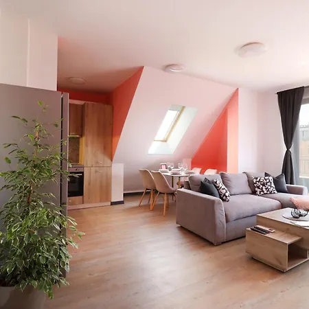 New Skyline 1bdrm Free Parking & Terrace *