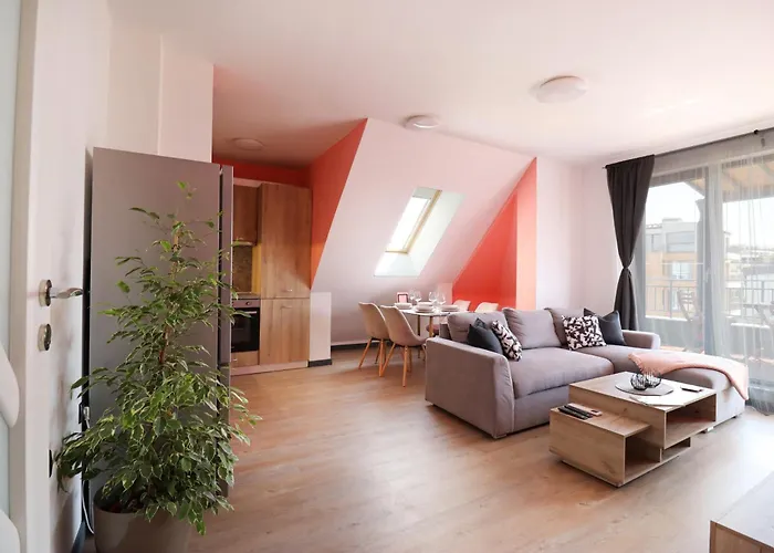 New Skyline 1bdrm Free Parking & Terrace *